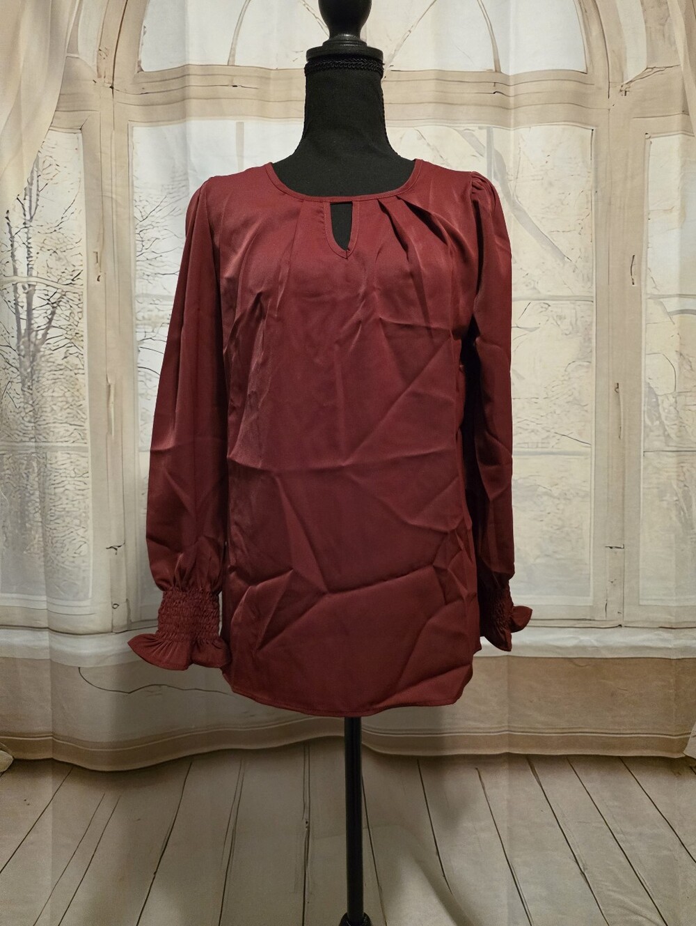 Womens Burgundy Keyhole Long-Sleeve Blouse